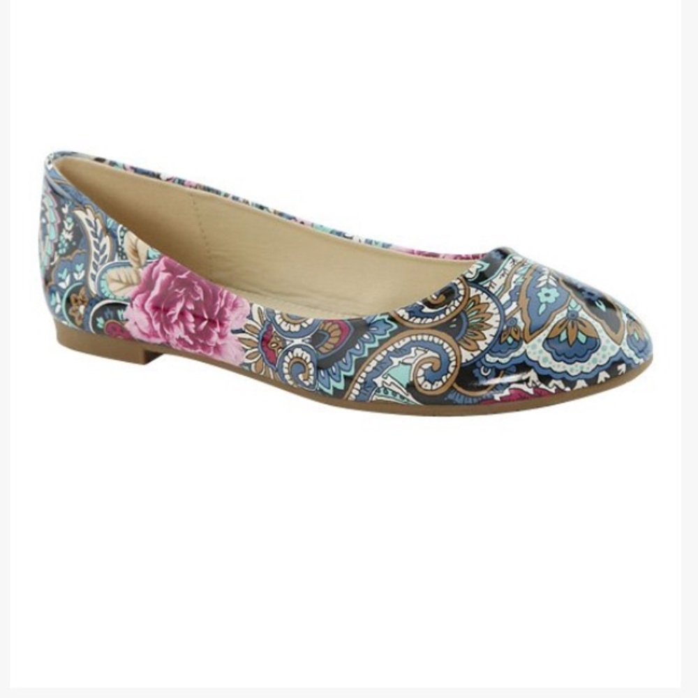 Blue paisley flats